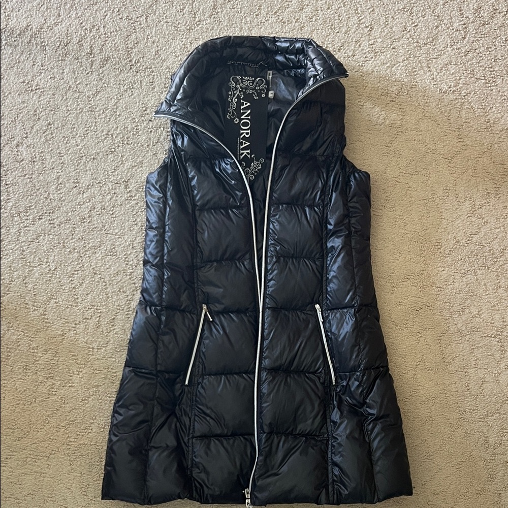 ANORAK Women's Sleek Black Puffer Vest